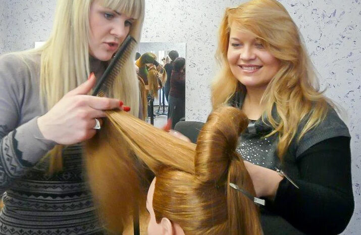  ILGŲ PLAUKŲ ŠUKUOSENŲ IR VYRIŠKŲ DARBŲ TRENIRUOTĖS VILNIUJE