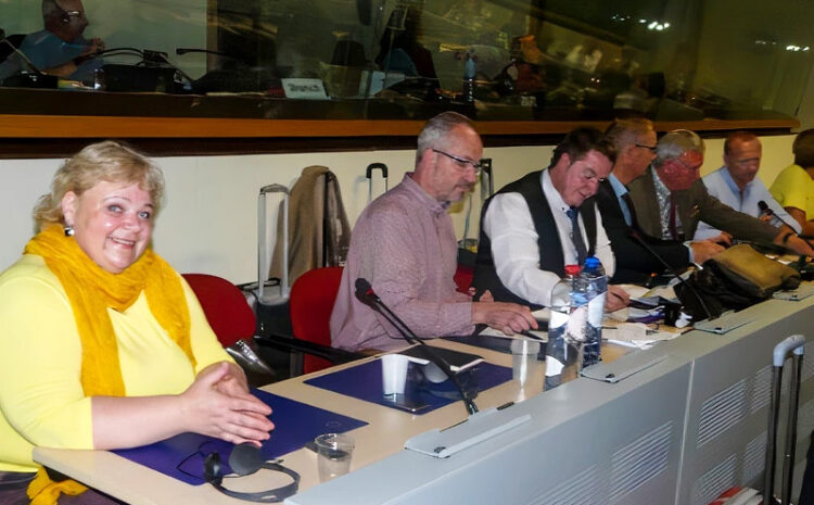  „KIRPĖJŲ IR GROŽIO SPECIALISTŲ ASOCIACIJOS” PREZIDENTĖ J.MAČIULIENĖ LANKĖSI BRIUSELYJE COIFFURE EU SUVAŽIAVIME IR EUROPOS KOMISIJOJE