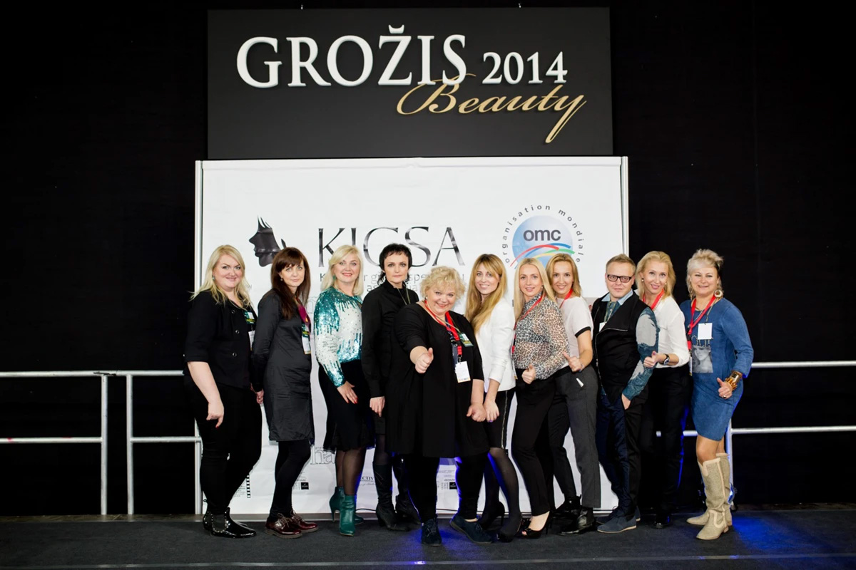 KLAIPĖDOJE STARTAVO „VIII-ASIS ATVIRAS KIRPĖJŲ IR GROŽIO SPECIALISTŲ ČEMPIONATAS VAKARŲ LIETUVOJE“