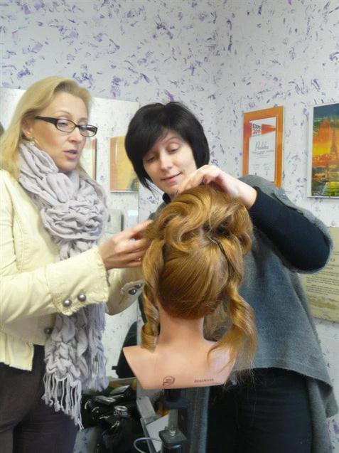 PRAKTINIAI MOTERŲ ŠUKUOSENŲ SEMINARAI MOKYTOJAMS